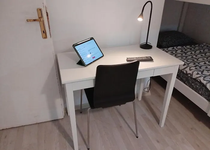 Cosy Flat Helexpo In Old D11 Apartament *