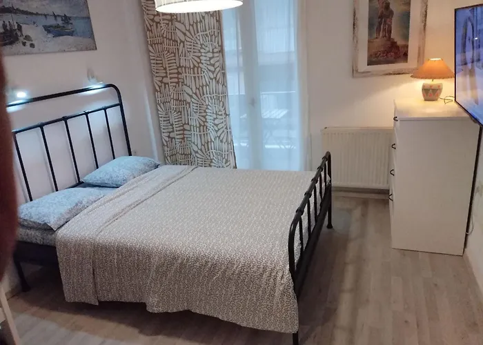 Cosy Flat Helexpo In Old D11 *